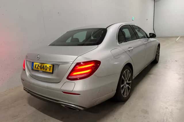 Mercedes-Benz E-Klasse (2016) thumbnail 3