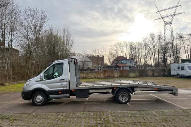 Ford Transit (2022) thumbnail 1