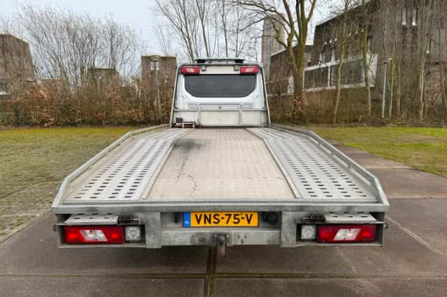 Ford Transit (2022) thumbnail 2