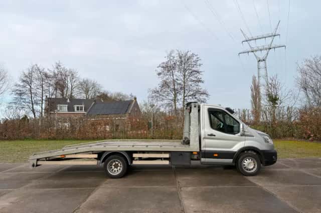 Ford Transit (2022) thumbnail 5