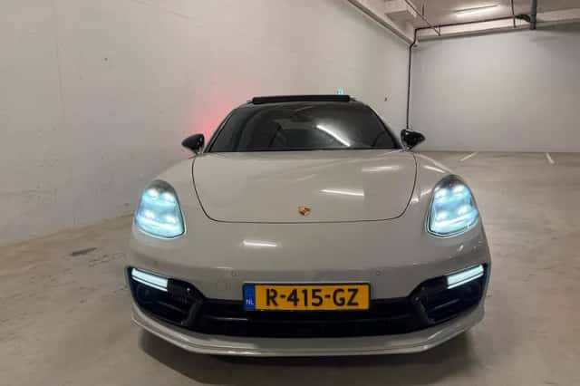 Porsche Panamera (2018) thumbnail 4