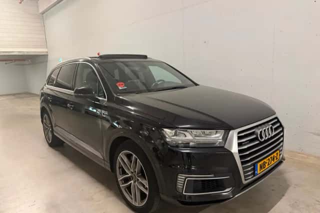 Audi Q7 (2016) thumbnail 4