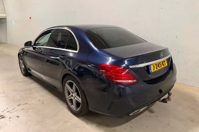 Mercedes-Benz C-Klasse (2015) thumbnail 3