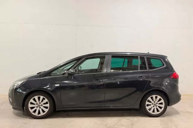 Opel Zafira Tourer (2015) thumbnail 2