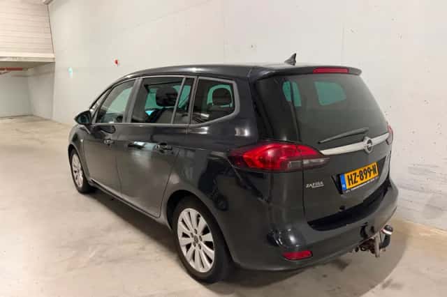 Opel Zafira Tourer (2015) thumbnail 3