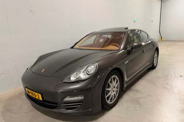 Porsche Panamera (2012) thumbnail 5
