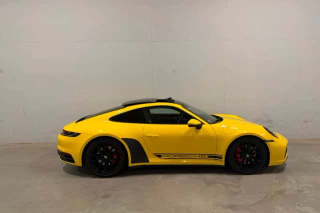 Porsche 911 (2019) thumbnail 1