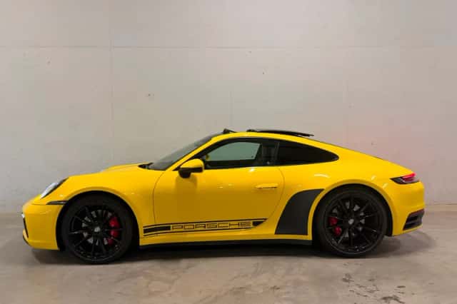 Porsche 911 (2019) thumbnail 2