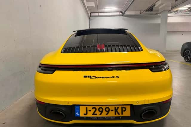Porsche 911 (2019) thumbnail 3