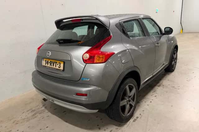 Nissan Juke (2011) thumbnail 3