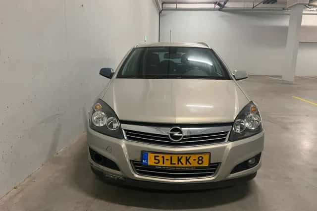 Opel Astra (2010) thumbnail 4