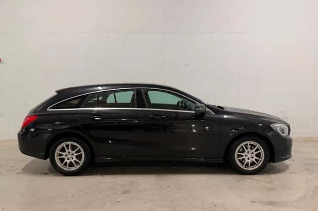 Mercedes-Benz CLA-Klasse (2015) thumbnail 1