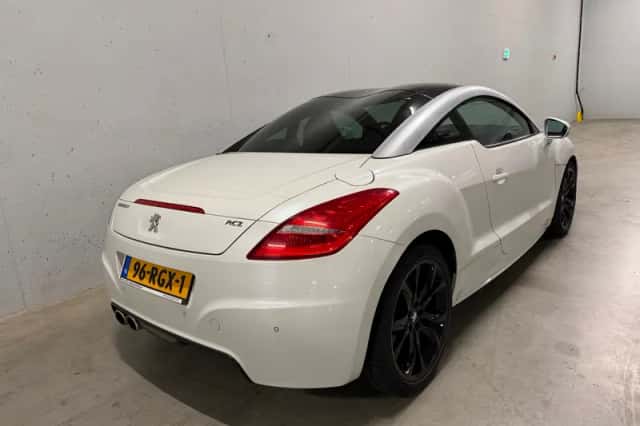 Peugeot RCZ (2011) thumbnail 3