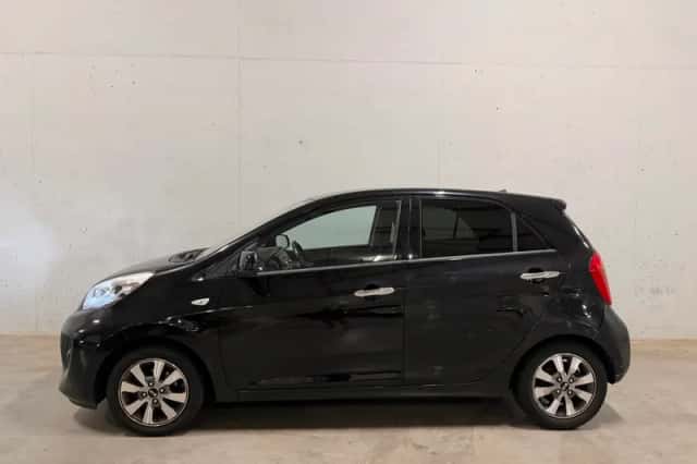 Kia Picanto (2015) thumbnail 2