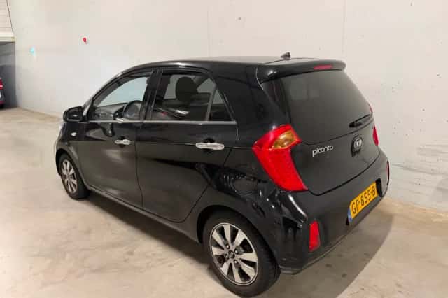 Kia Picanto (2015) thumbnail 3