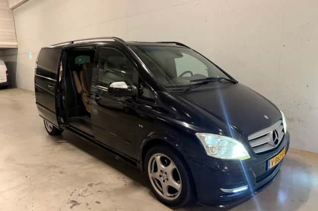 Mercedes-Benz Viano (2010) thumbnail 4