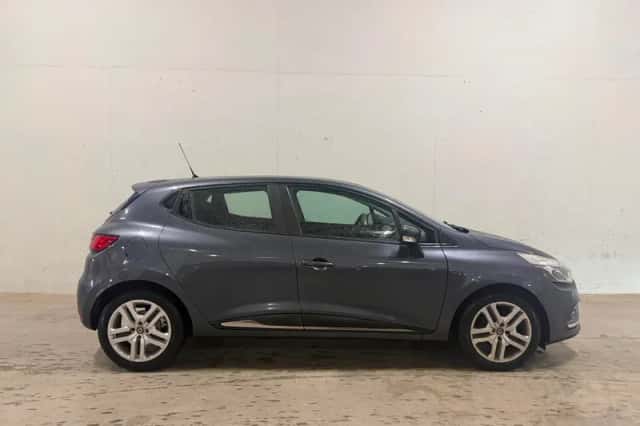 Renault Clio (2018) thumbnail 1