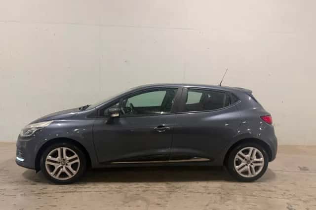 Renault Clio (2018) thumbnail 2