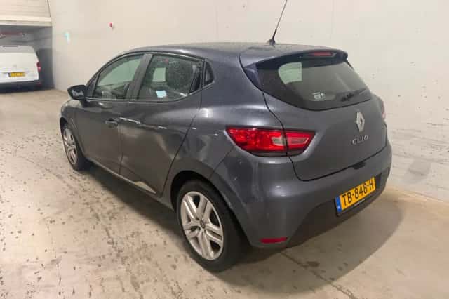 Renault Clio (2018) thumbnail 3