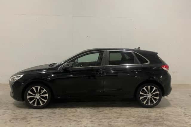 Hyundai i30 (2017) thumbnail 2