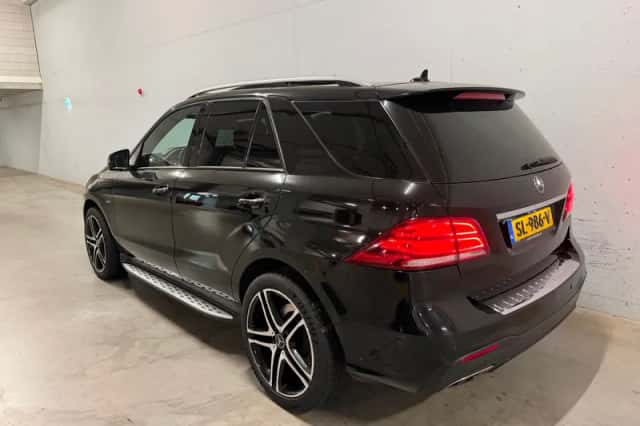 Mercedes-Benz GLE (2017) thumbnail 3