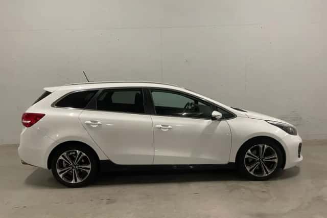 Kia Cee'd (2016) thumbnail 1