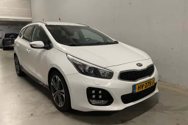 Kia Cee'd (2016) thumbnail 3