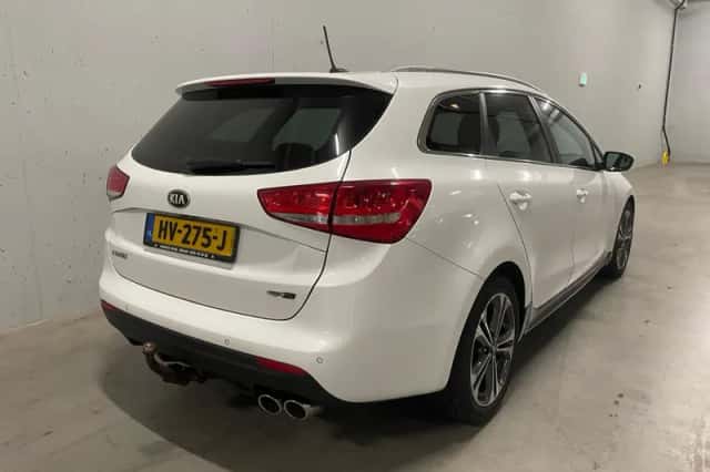 Kia Cee'd (2016) thumbnail 4