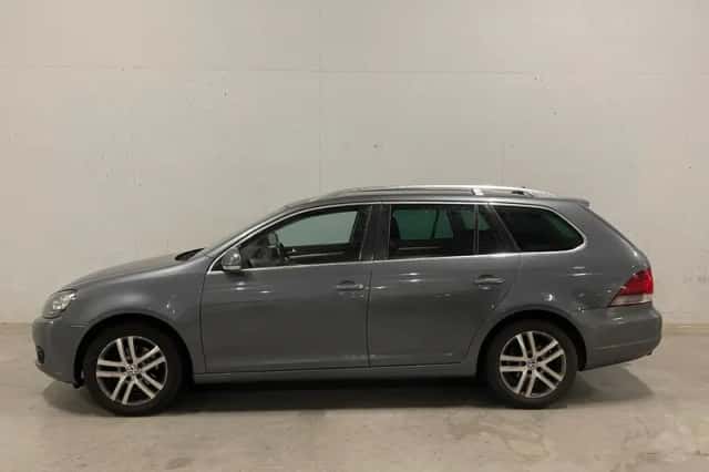 Volkswagen Golf (2013) thumbnail 2