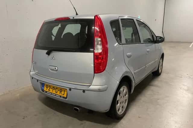 Mitsubishi Colt (2004) thumbnail 4