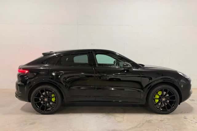 Porsche Cayenne (2020) thumbnail 2