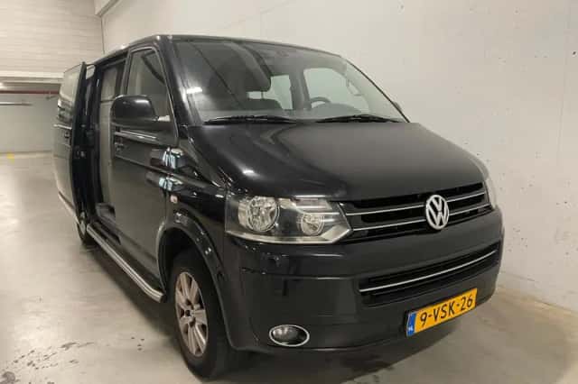 Volkswagen Transporter (2012) thumbnail 3