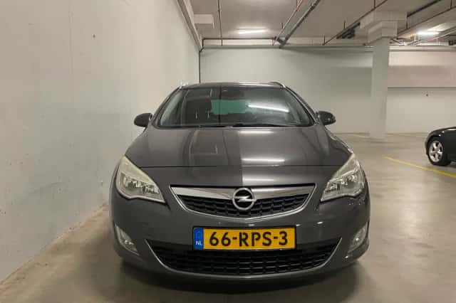 Opel Astra Sports Tourer (2011) thumbnail 4