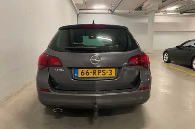 Opel Astra Sports Tourer (2011) thumbnail 6