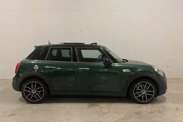 MINI Cooper S (2015) thumbnail 1