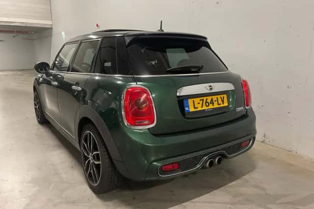 MINI Cooper S (2015) thumbnail 3