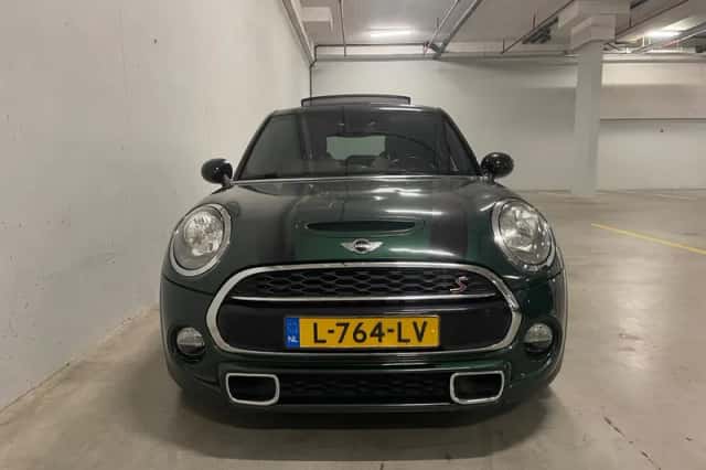 MINI Cooper S (2015) thumbnail 4