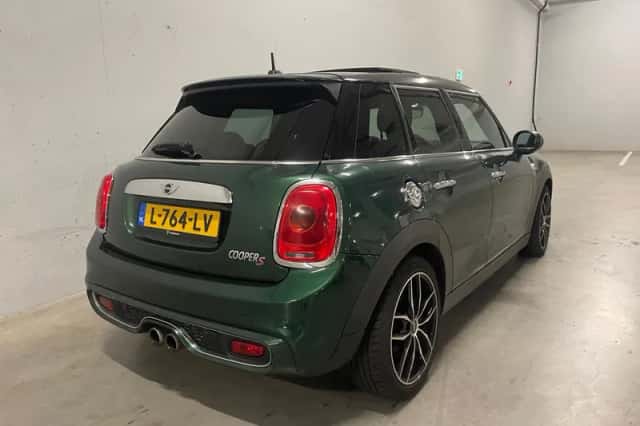 MINI Cooper S (2015) thumbnail 6