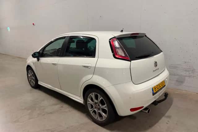 Fiat Punto (2014) thumbnail 3