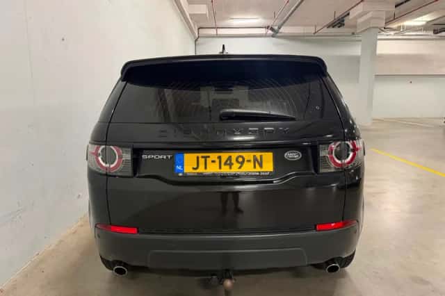 Land Rover Discovery Sport (2016) thumbnail 4