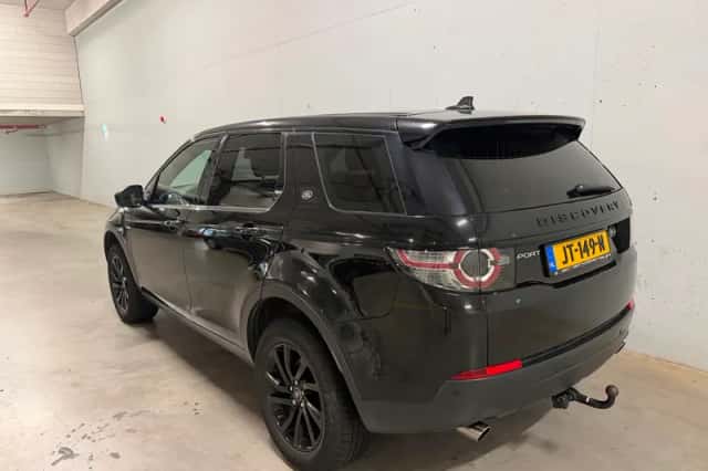 Land Rover Discovery Sport (2016) thumbnail 6