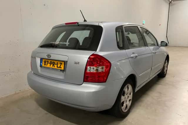 Kia Cerato (2004) thumbnail 4