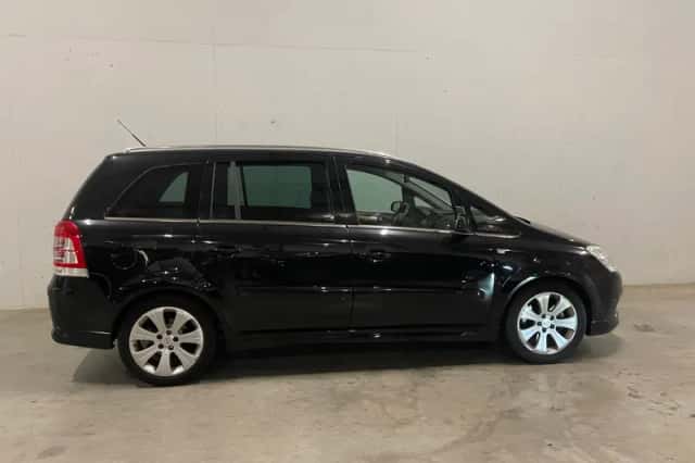 Opel Zafira (2008) thumbnail 1