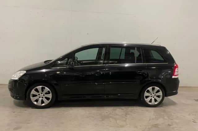 Opel Zafira (2008) thumbnail 2