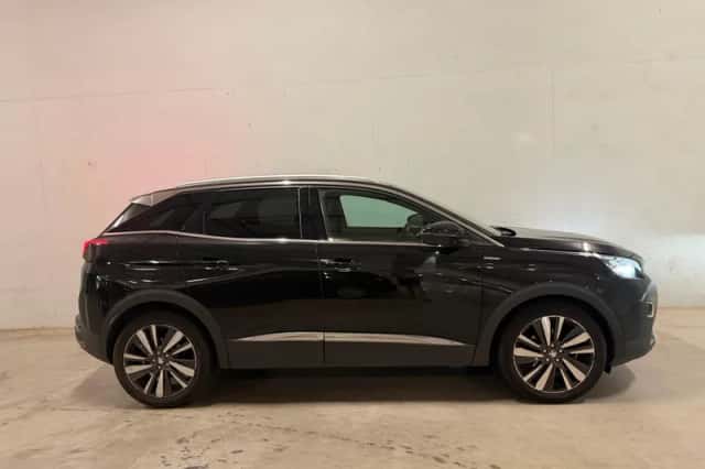 Peugeot 3008 (2018) thumbnail 1