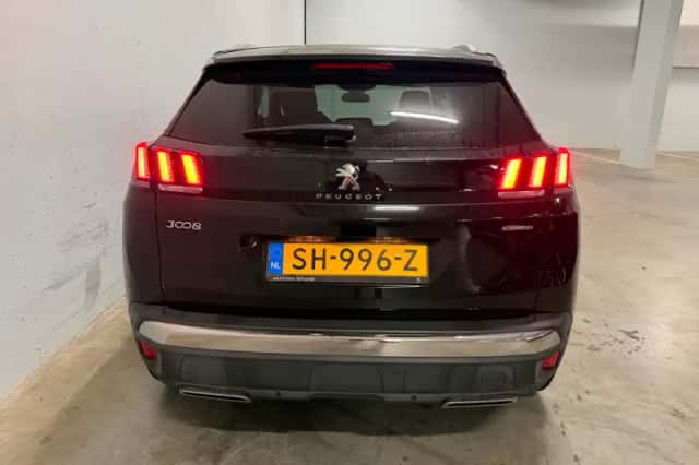 Peugeot 3008 (2018) thumbnail 4