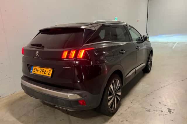 Peugeot 3008 (2018) thumbnail 6