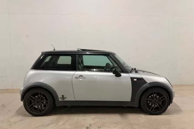 MINI Cooper (2002) thumbnail 1