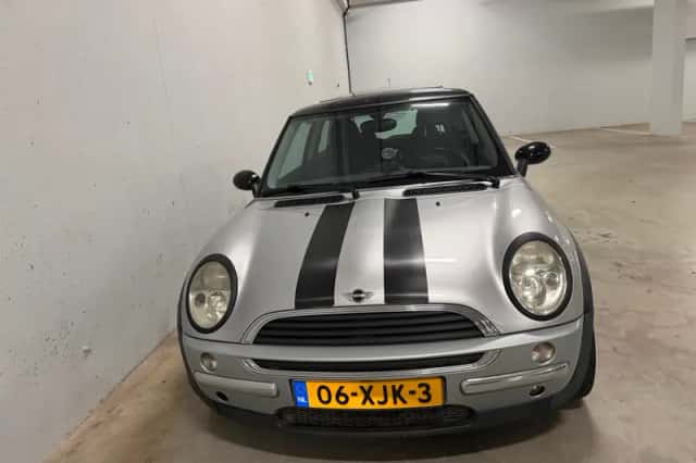 MINI Cooper (2002) thumbnail 4