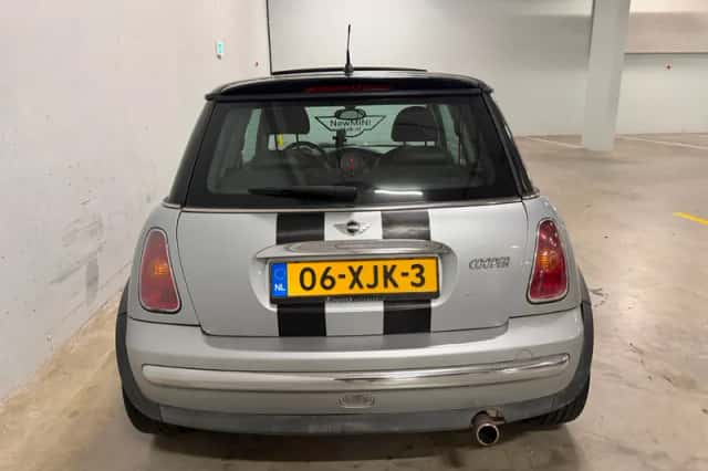 MINI Cooper (2002) thumbnail 5